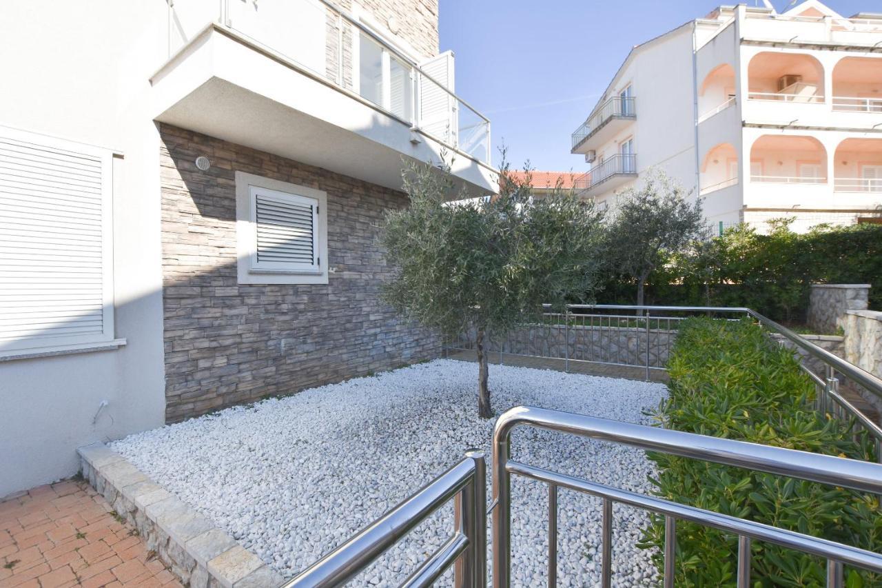 Apartment Belle Vue Примоштен Екстер'єр фото